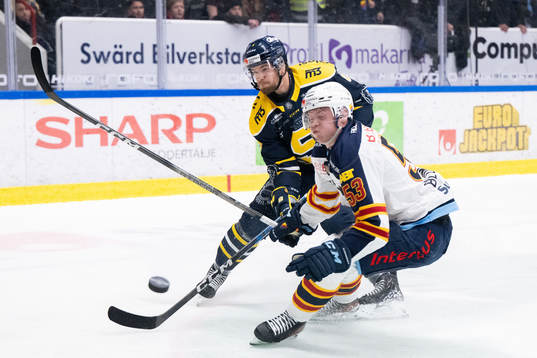 Södertäljes Olli Vainio och Djurgårdens David Blomgren