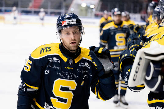 Södertäljes Albin Carlson jublar