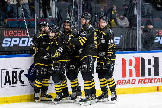AIKs Oscar Nord jublar