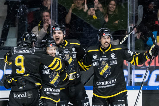 AIKs Branden Troock jublar