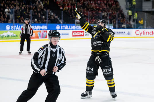 AIKs Mathew Maione jublar