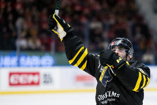 AIKs Mathew Maione jublar