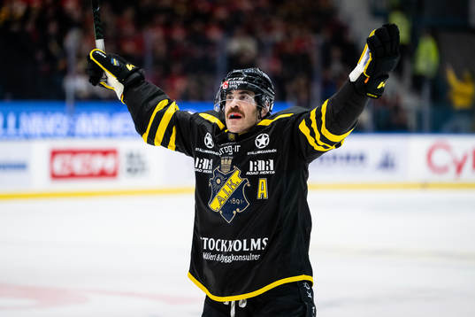 AIKs Mathew Maione jublar