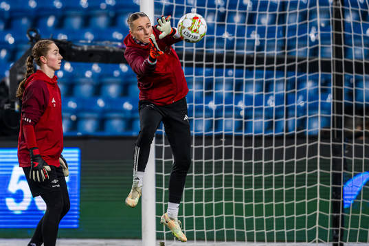 Rugile Rulyte of Rosenborg warms up