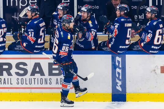 Växjös Joachim Blichfeld jublar