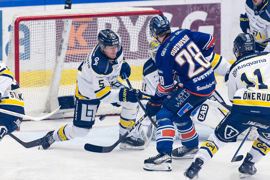 Växjös Hugo Gustafsson gör mål 1-0