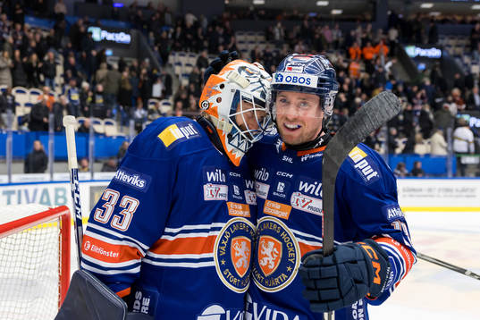 Växjös Emil Larmi och Dylan McLaughlin jublar