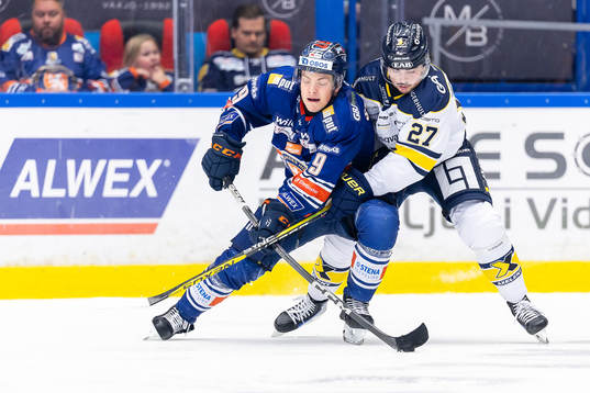 Växjös Victor Stjernborg och HV71s Robert Nardella