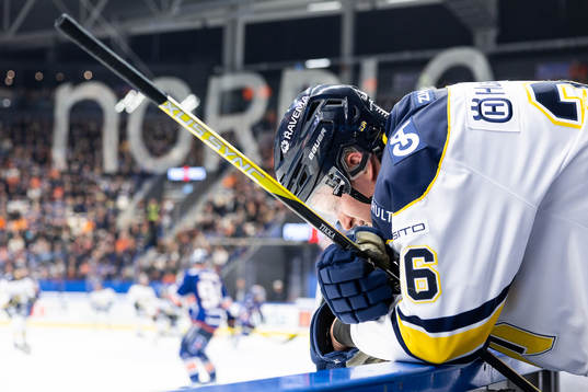 HV71s Tommi Tikka deppar