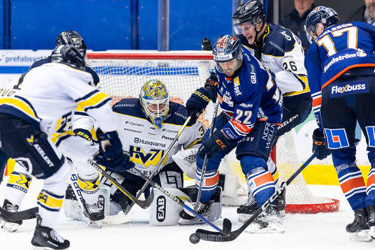 HV71s målvakt Joni Ortio, Tommi Tikka och Växjös Tobias