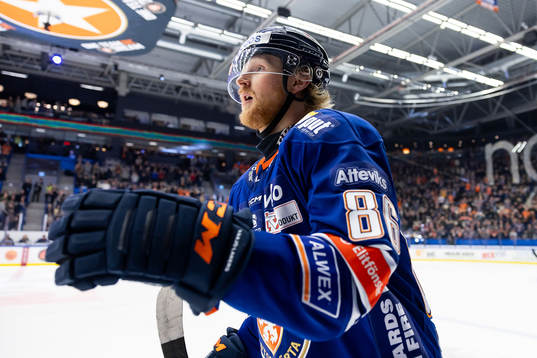 Växjös Joachim Blichfeld jublar
