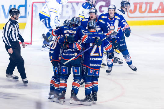 Växjös spelare jublar