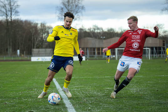 Ängelholms Assad Al Hamlawi och Karlstads Linus Fredriksson