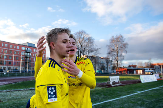 Ängelholms Tim Amilon Persson jublar