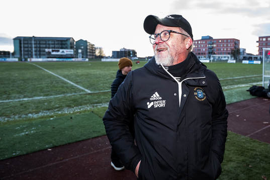 Ängelholms tränare Roar Hansen jublar
