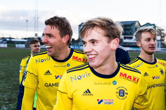 Ängelholms Johan Oremo jublar