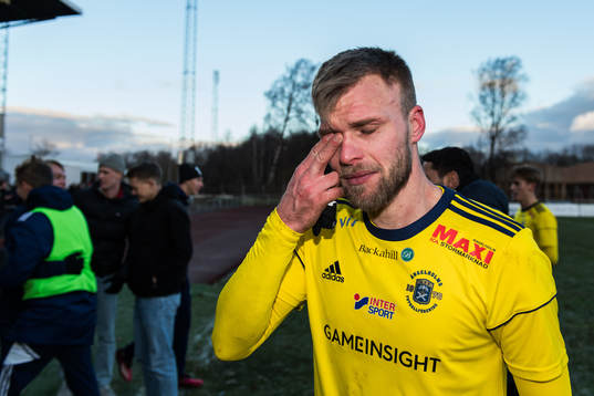 Ängelholms Robin Nilsson jublar