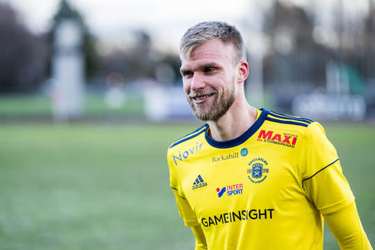 Ängelholms Robin Nilsson jublar