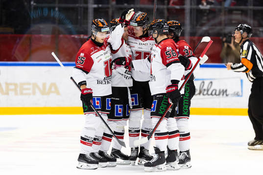 Örebros Milton Oscarson jublar
