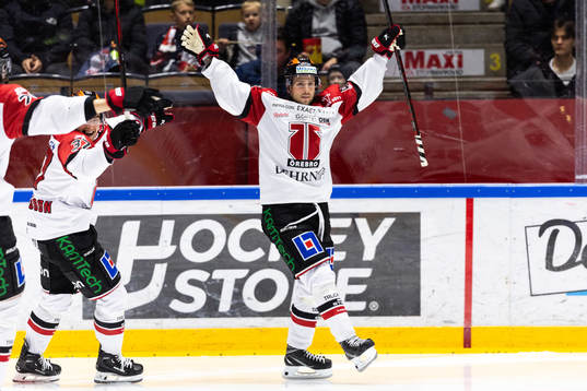 Örebros Mathias Bromé jublar