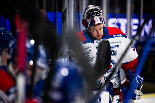 Oskarshamns målvakt Marek Langhamer deppar