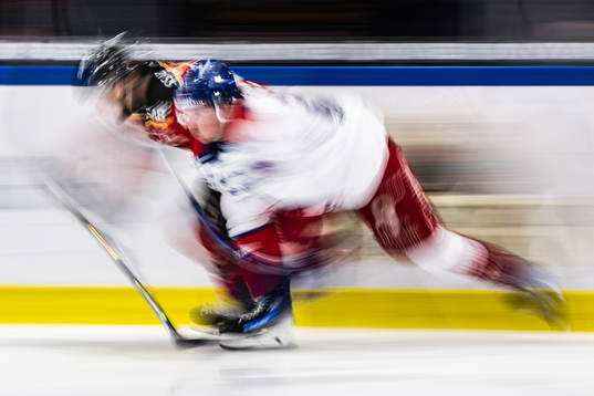 En panorering med Oskarshamns Lukas Pilö och Luleås