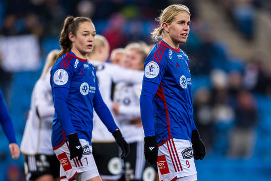 Janni Thomsen and Elise Thorsnes of Vålerenga looks