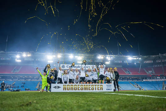 Players of Rosenborg celebrates