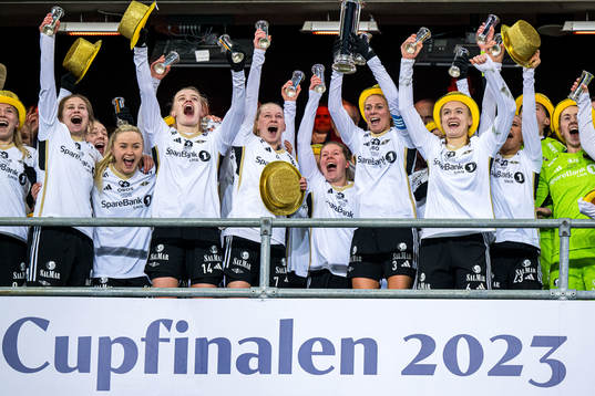 Cesilie Andreassen, Anna Jøsendal, Mathilde Harviken,