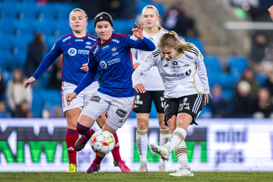 Cesilie Andreassen of Rosenborg scores the 1-0 goal