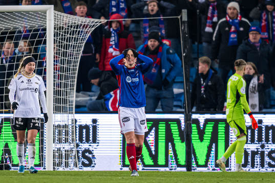 Elise Thorsnes of Vålerenga looks dejected