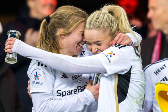 Cesilie Andreassen and Anna Jøsendal of Rosenborg