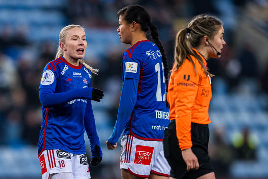Thea Bjelde of Vålerenga reacts