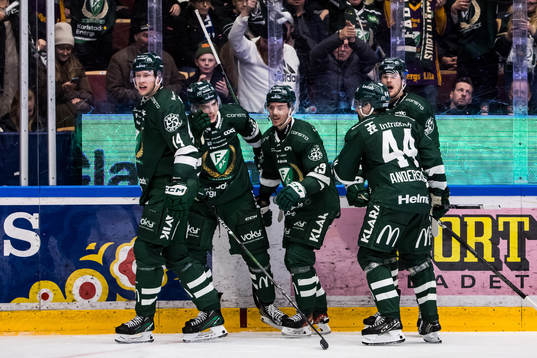 Färjestads Liam Öhgren jublar