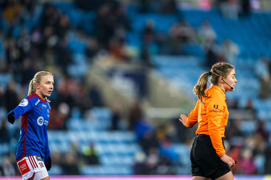 Thea Bjelde of Vålerenga reacts