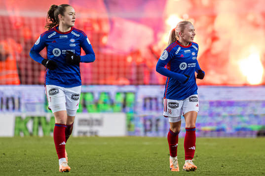 Janni Thomsen and Thea Bjelde of Vålerenga