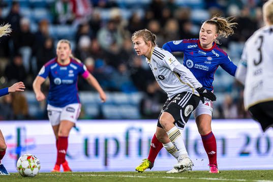 Cesilie Andreassen of Rosenborg and Olaug Tvedten of