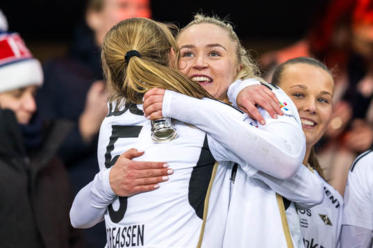 Cesilie Andreassen and Anna Jøsendal of Rosenborg