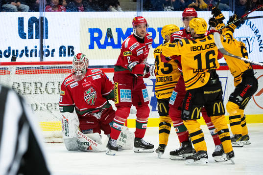 MoDos målvakt Lassi Lehtinen deppar