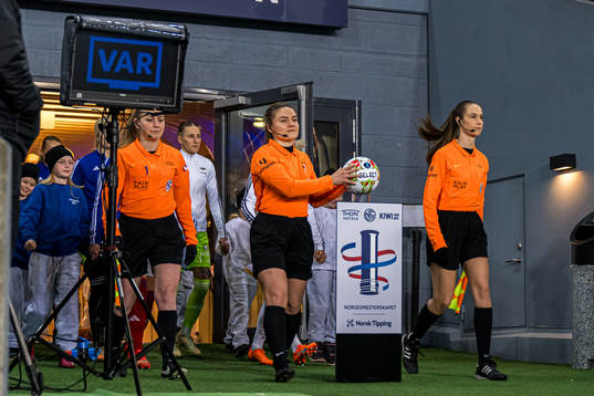 Karoline Marie Jensen, referee