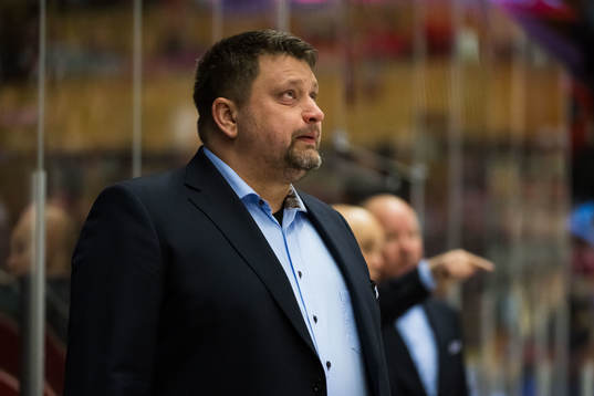 MoDos tränare Mattias Karlin