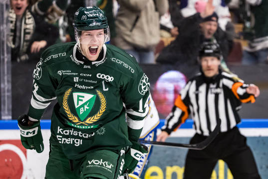 Färjestads Victor Ejdsell jublar