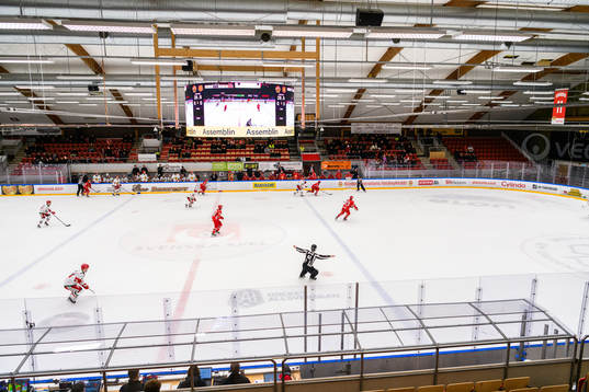 Interiör vy av Gränby ishall