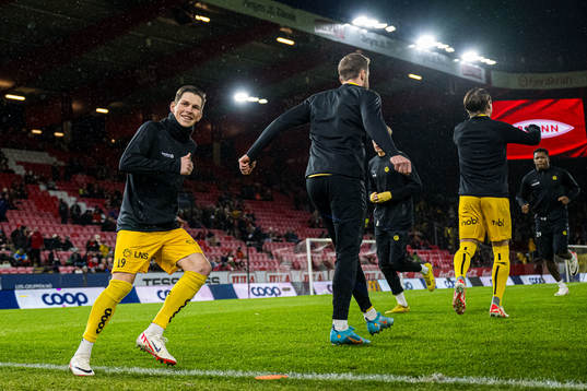 Sondre Brunstad Fet of Bodø/Glimt warms up