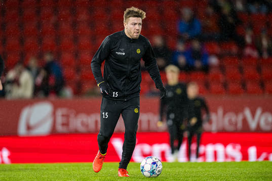 Fredrik Bjørkan of Bodø/Glimt warms up