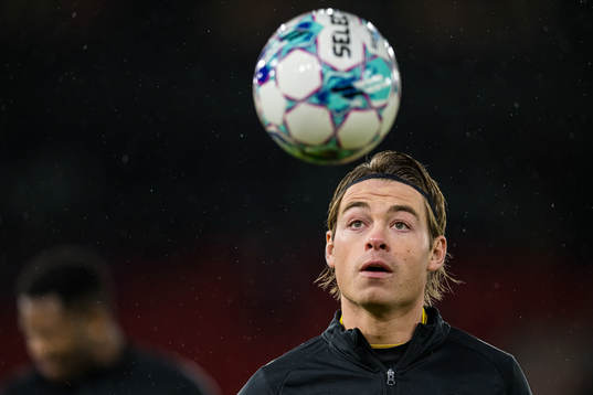 Patrick Berg of Bodø/Glimt warms up