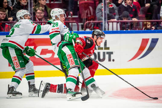 Malmö Redhawks Fredrik Händemark mot Rögles Anton