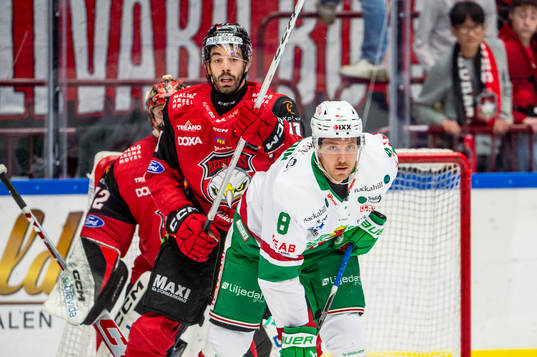 Rögles Linus Sandin mot Malmö Redhawks Markus Lauridsen