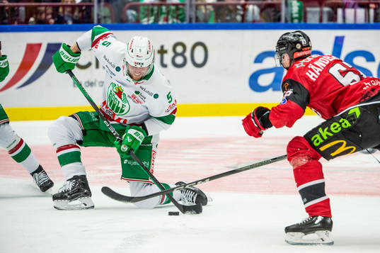 Rögles Ludvig Claesson mot Malmö Redhawks Fredrik