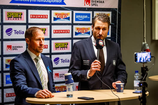 Rögles tränare Cam Abbott och Malmö Redhawks tränare